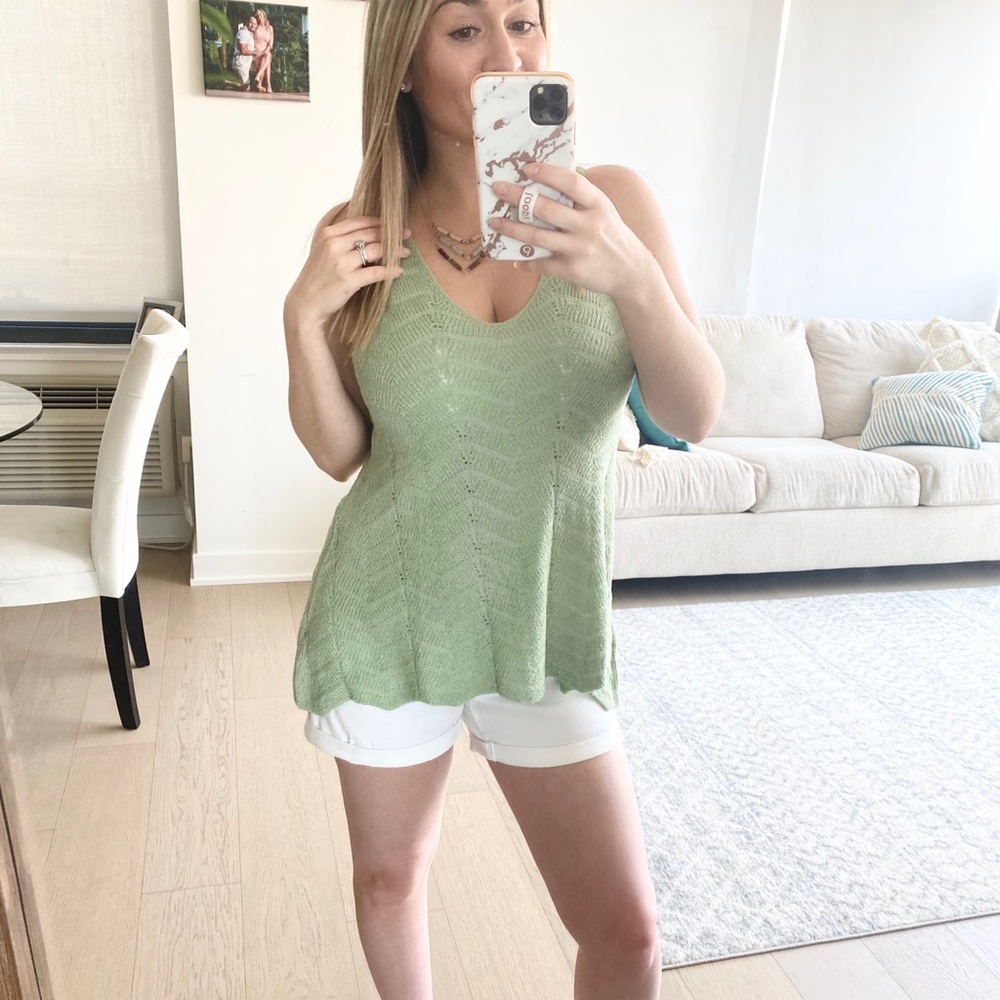 🆕 Green Flowy Scalloped Knit Tank Top